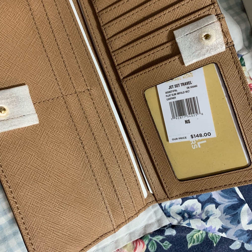 Michael Kors Tan Saffiano Leather Zip Wallet - Picture 2 of 3